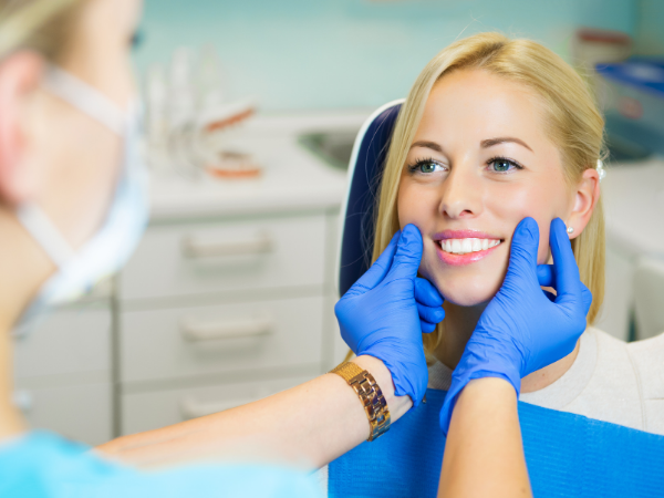 Diş Estetiği ve İmplant Tedavileri